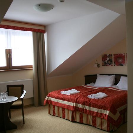 Hotel Zieleniec Зеленец Екстериор снимка