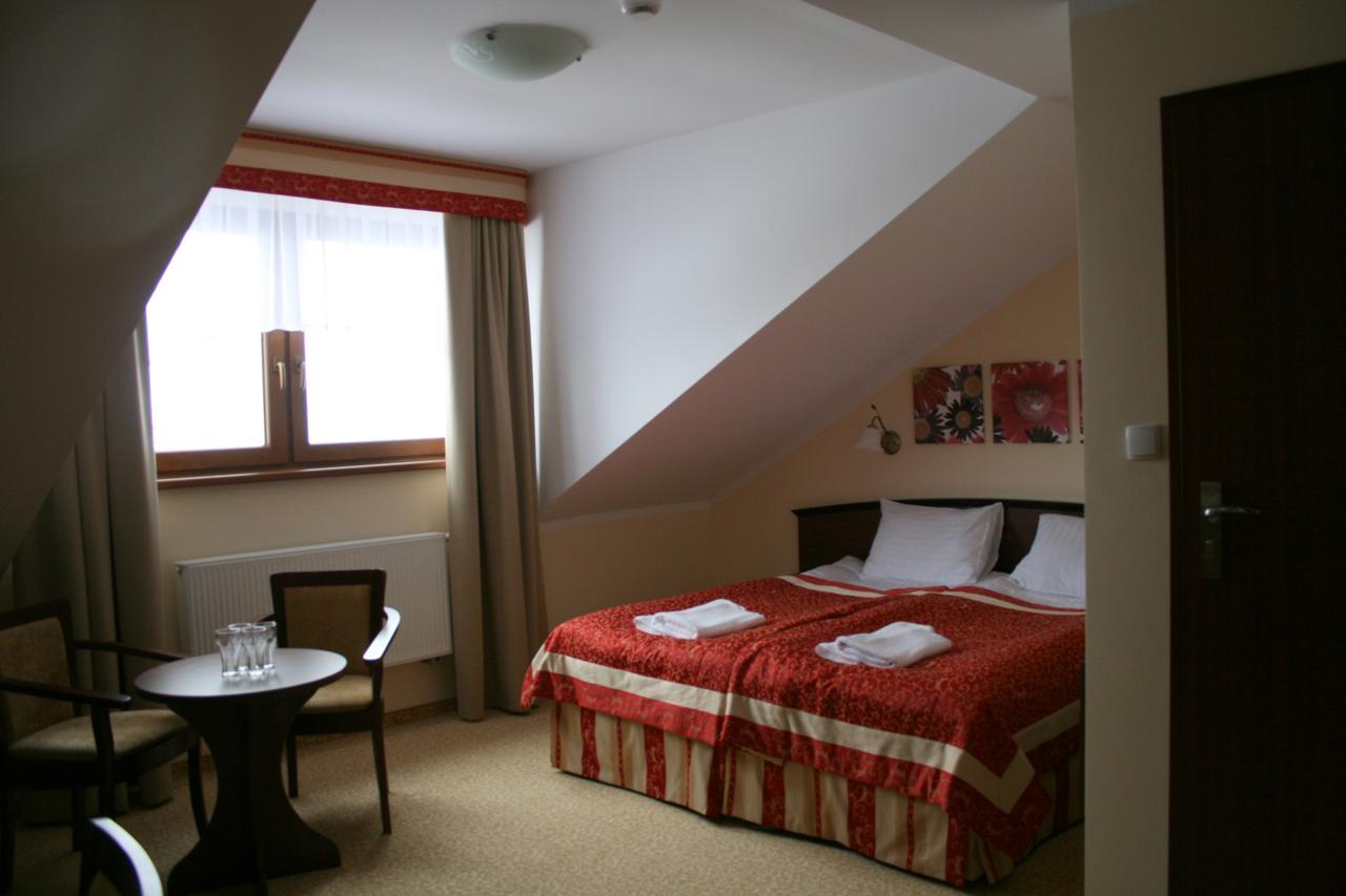 Hotel Zieleniec Зеленец Екстериор снимка