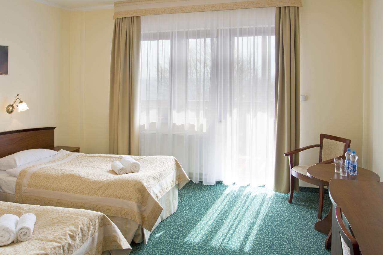 Hotel Zieleniec Зеленец Екстериор снимка