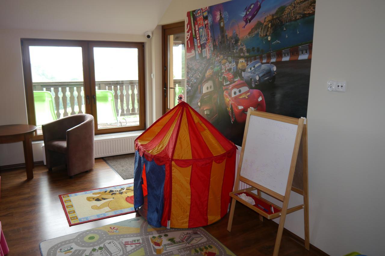 Hotel Zieleniec Зеленец Екстериор снимка